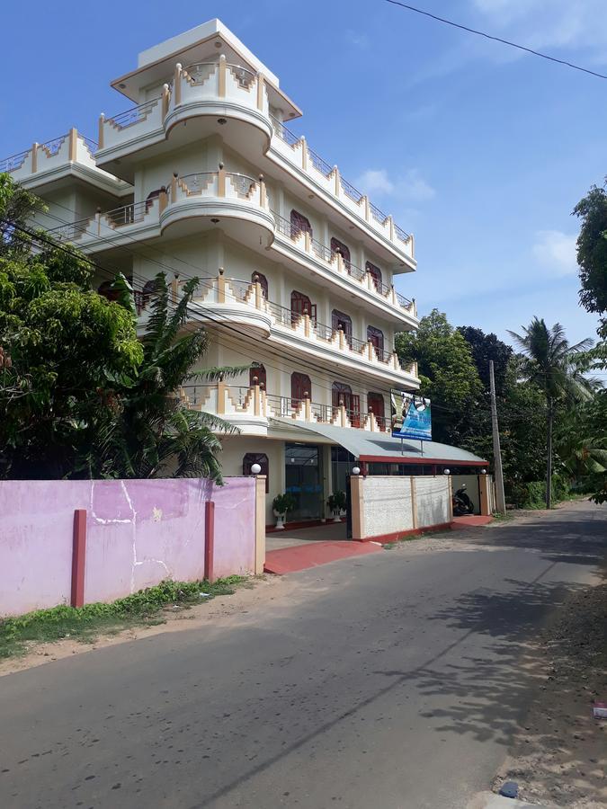 Hotel Blue Whale Jaffna Exterior foto